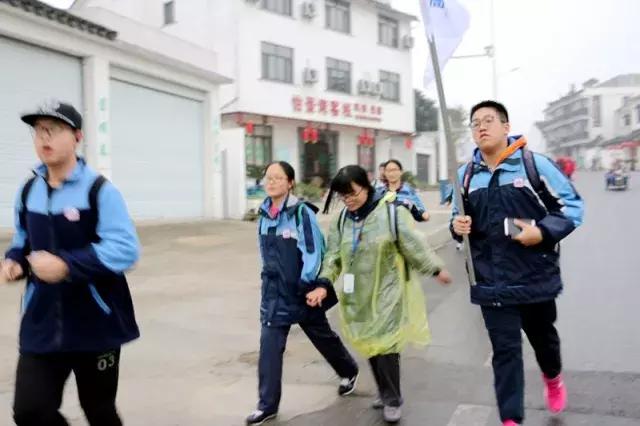 青春在这里绽放作文800字,青春在这里激昂