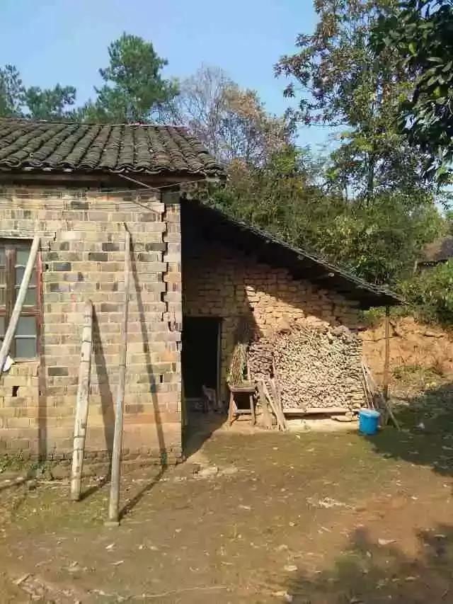 住房计划｜一堆炭火可以温暖前半夜，下半夜就需要深沉的睡眠来抵抗山区的寒冷