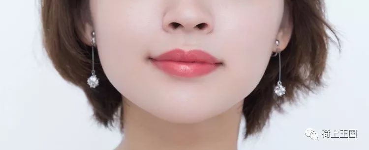 推荐一款正红色暗一点的迪奥口红,兰蔻迪奥圣罗兰tf口红哪个好