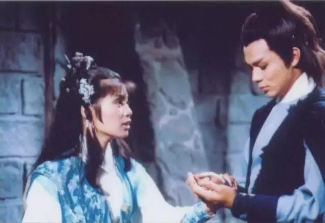 你若不懂情与爱，愿君读金庸武侠！