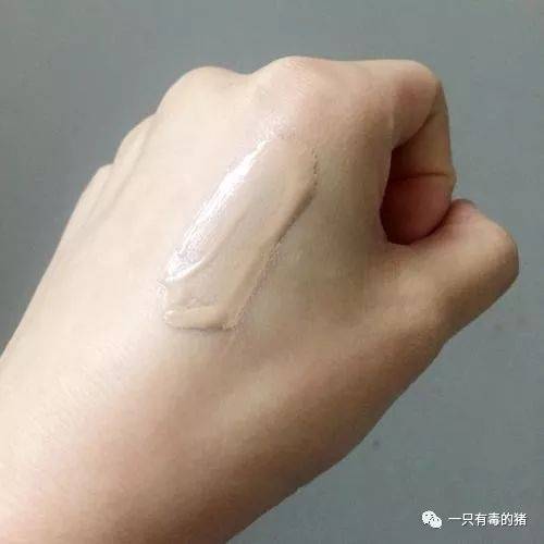 种草机护肤品测评,最好用的粉底液前三名适合油性