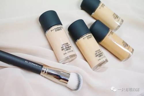 种草机护肤品测评,最好用的粉底液前三名适合油性