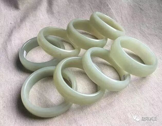 如何挑选优质和田玉石手镯,如何挑选和田玉手镯