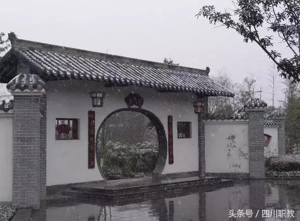 这是一所神奇的学校英文,这是一所神奇的学校