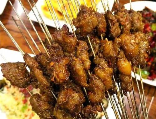 红专南路美食一条街有停车场吗,红专南路老字号美食街