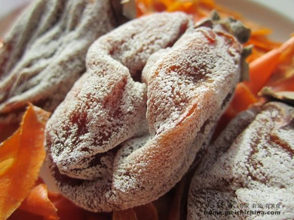 柿饼上的白霜是怎么来,柿饼上的白霜怎么出来的