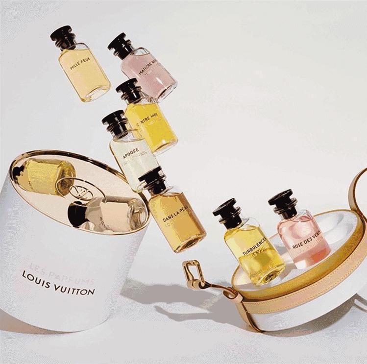 你身上有她的香水味英文版,你身上有她的香水味吗歌词