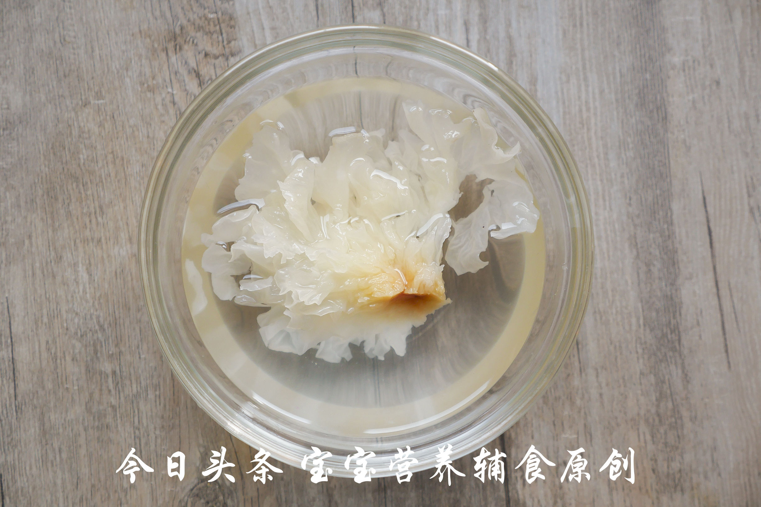 宝宝冬天不爱喝水怎么办,冬天干燥小朋友吃什么比较好