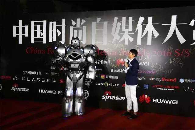 寮犱寒涓浗瓒呮ā瀵煎笀,寮犱寒涓浗瓒呮ā璧扮