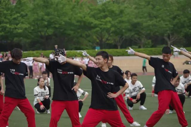 欧亚运动会开幕式啦啦操,大型无人机表演万人齐聚