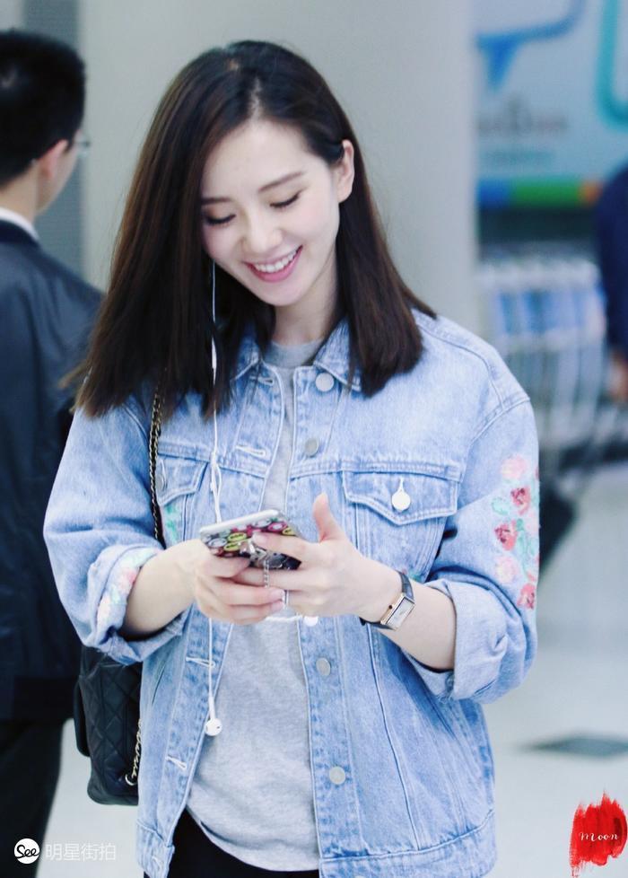 清新蓝PK清纯白，初夏你更爱哪个？