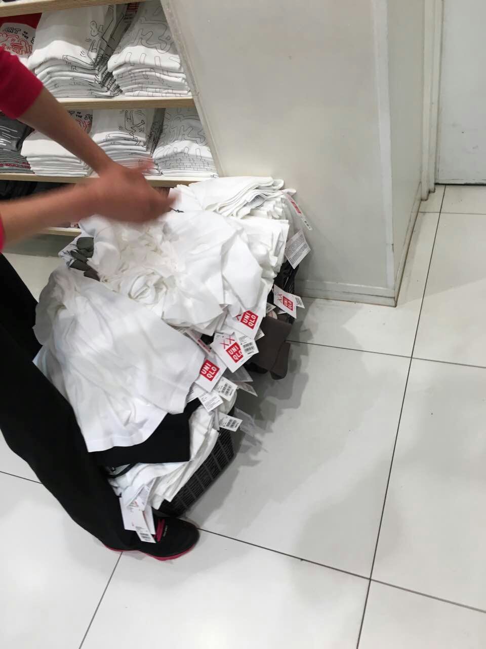 今天优衣库生意好吗,今天优衣库的打折衣服