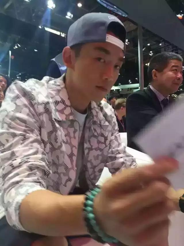 车展吐槽车模,车展车评人为什么越来越少