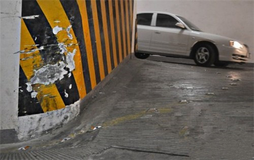 车子轻微刮伤痕迹怎么补救,再也不用担心轮毂刮蹭了