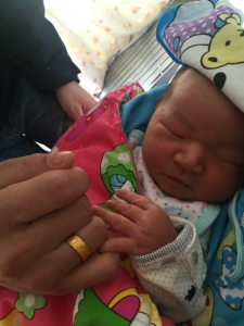 39周超快顺产男孩,4.6斤的宝宝顺产侧切