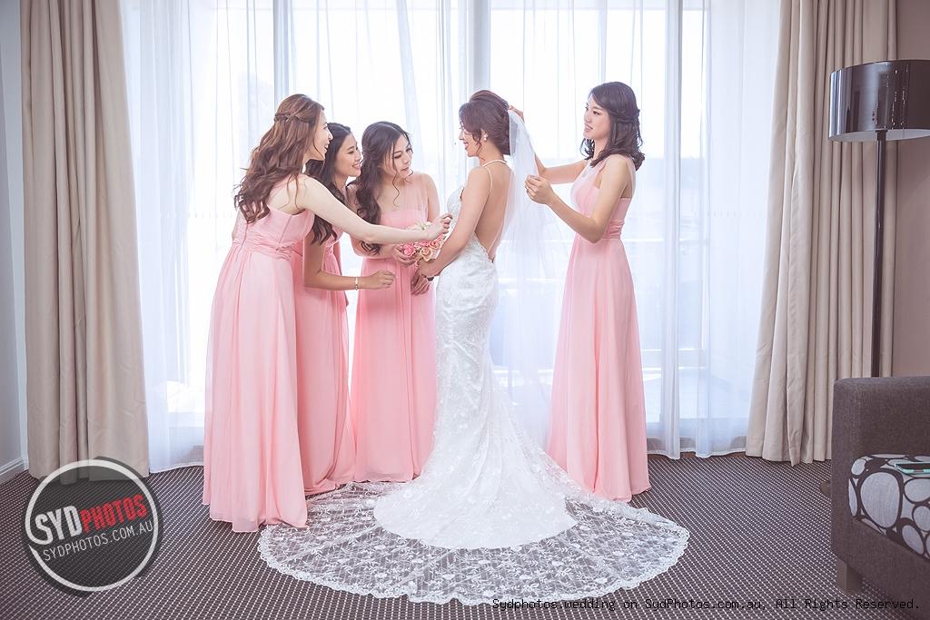 伴娘主持堵门开场白,伴娘堵门伴郎的回答