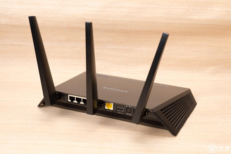 netgear路由器夜鹰r7000,netgear夜鹰r7000路由器