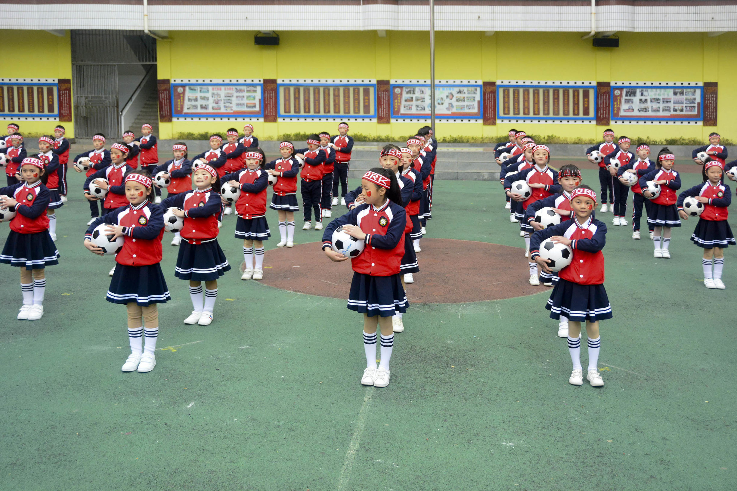 红山区第17小学足球啦啦操,三小校运会啦啦操