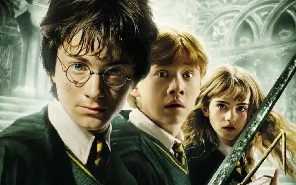 魔法学院的校服长什么样,魔法学院的校服推荐