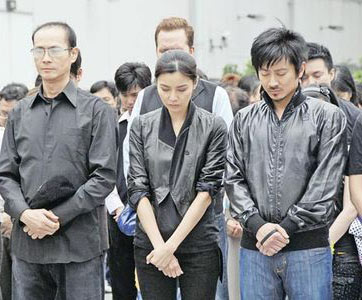 他的剧目一播出，股市就跌，34次中招，上个新闻都会跌