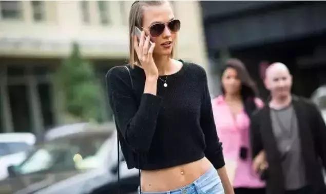 一根珍珠长款毛衣链怎么佩戴,长款珍珠毛衣链多种戴法