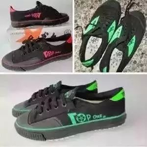 爱踢球的人需要几双足球鞋 (喜欢踢球的人需要一双好的球鞋)