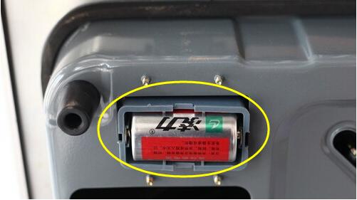 双燃气灶一个打不着火就熄火,燃气灶左边熄火右边就打不着火