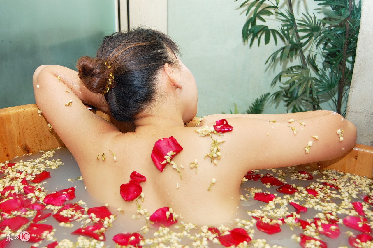 美容院治疗闭口的方法,美容院都用什么清闭口