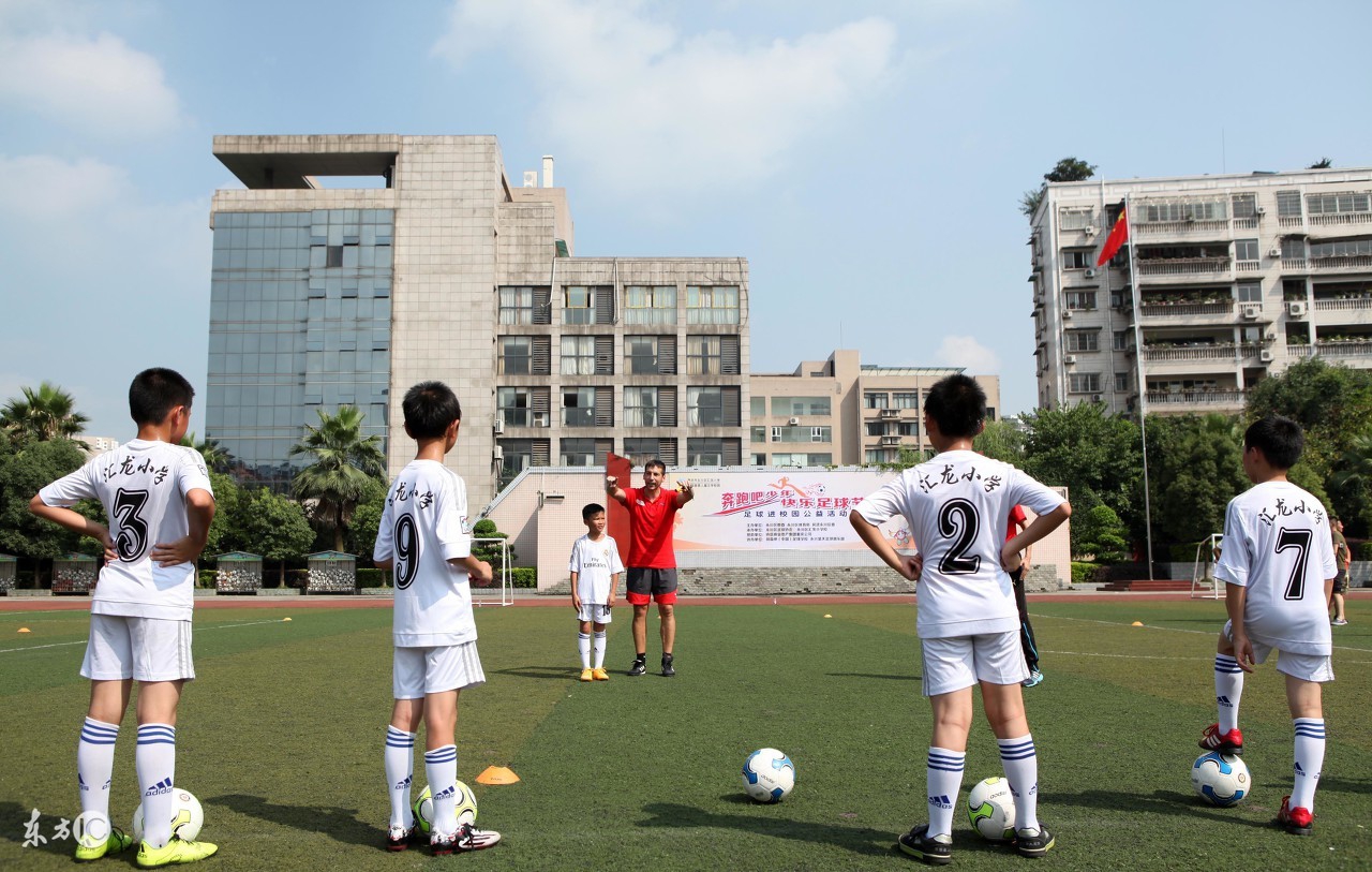 通过训练提升部队战斗力,通过训练提高体能