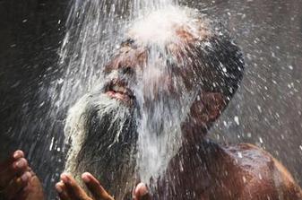 寒冬之际心脑血管病人群该警惕了,冬季老人心脑血管病预防