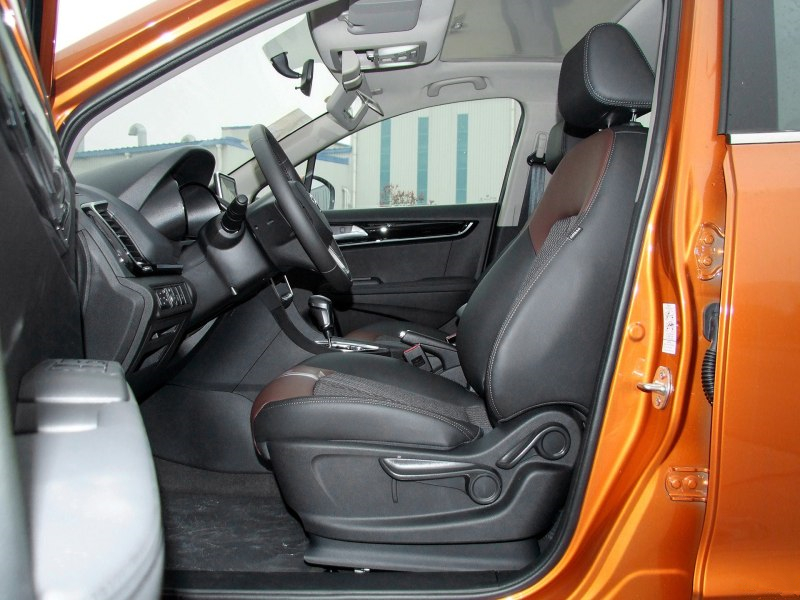 硬核逆袭这台国产suv顶配不到14万,这辆国产suv比想象中更出色