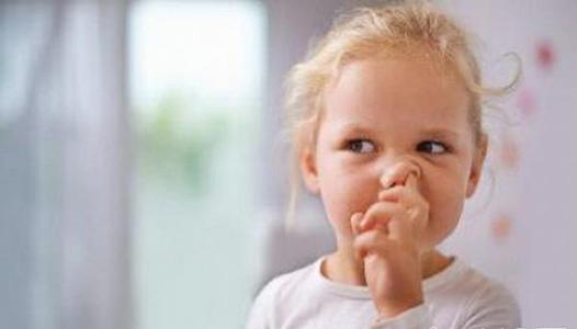 小孩上火有黄鼻涕和眼屎怎么办,宝宝流鼻血有眼屎是上火吗