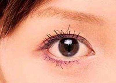 新手如何使用睫毛膏？简单易学