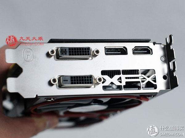 讯景rx5804g黑狼显卡,讯景r9370x4g显卡尺寸