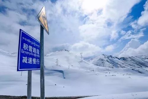 雪天车玻璃冻住如何解冻,雪天车挡风玻璃结冰怎么办视频