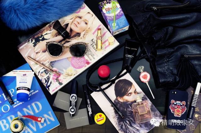 女孩子的包里到底装有什么,女人的包里都装什么