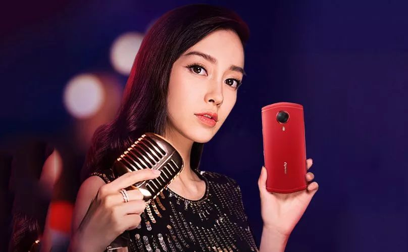 本命年用红色手机好吗,本命年买的红色手机