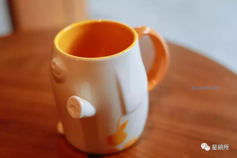 星巴克又来抢钱了，一大波柯基正在向你跑来！然而这还不是全部……