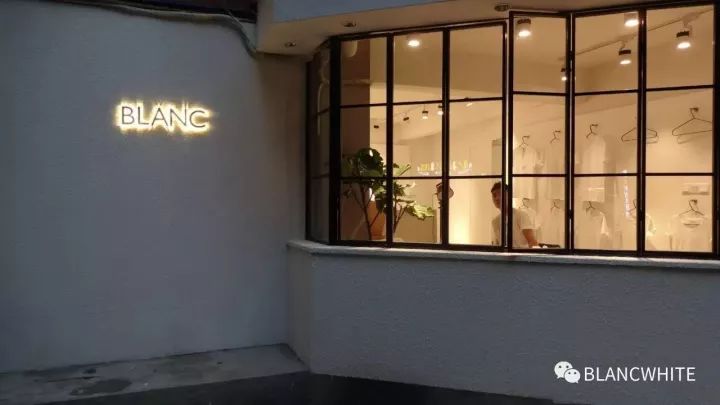 普通tshirt怎样穿更时尚,t-shirt怎么样才能潮流