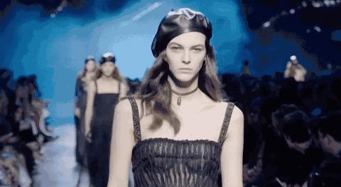 脸大贝雷帽戴法,脸大头发特别少贝雷帽戴法