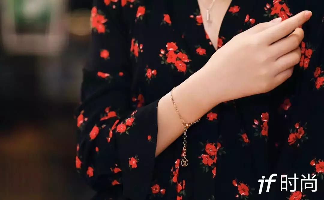 买三个lv包送什么,买lv三合一