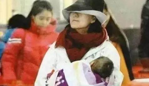 她们都是中国当红明星,却选择在国外偷生孩子,星二代成了外国人
