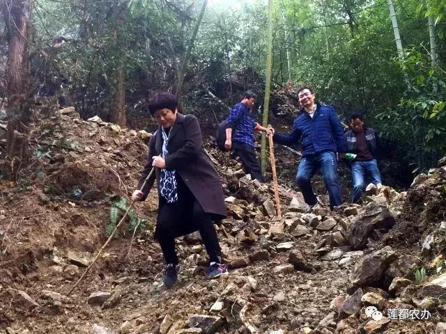 十年如一日，他们是最可爱的“扶贫人”——区农办扶贫开发科专访