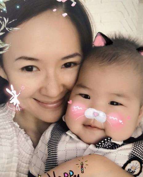 她们都是中国当红明星,却选择在国外偷生孩子,星二代成了外国人