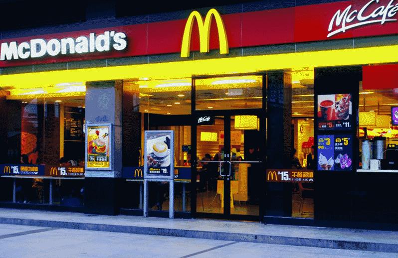 麦当劳成了金拱门，没想到肯德基却凭一个饭团赢了！