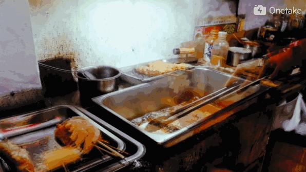 一家刚开业的小吃店,夫妻开了一家臭豆腐小吃店