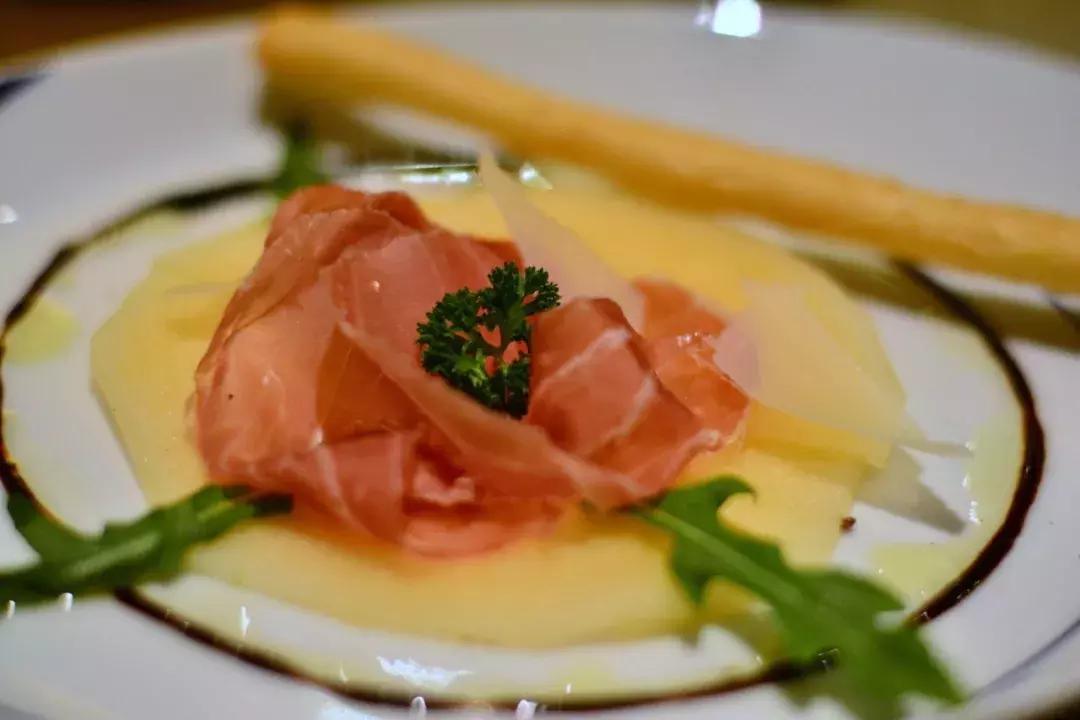 最贵的西餐大概多少钱,100元吃豪华大餐