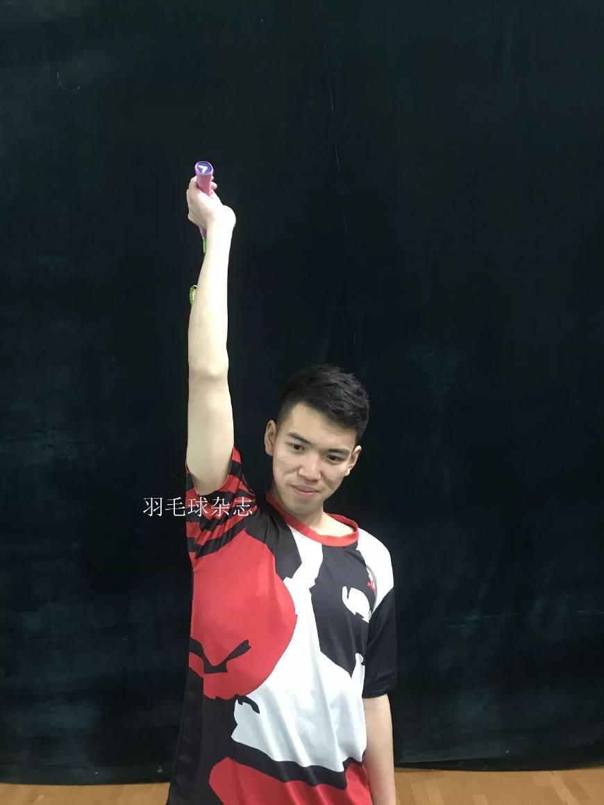 正确羽毛球拍球动作,适合打高远球的羽毛球拍