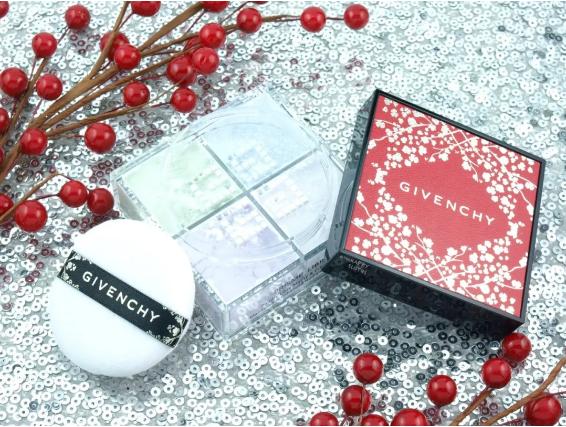 过年大牌高颜值衣服,狗年大牌限定视频