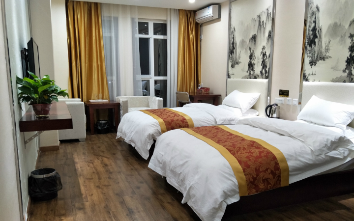 报告老板有几季,报告老板从哪里火的